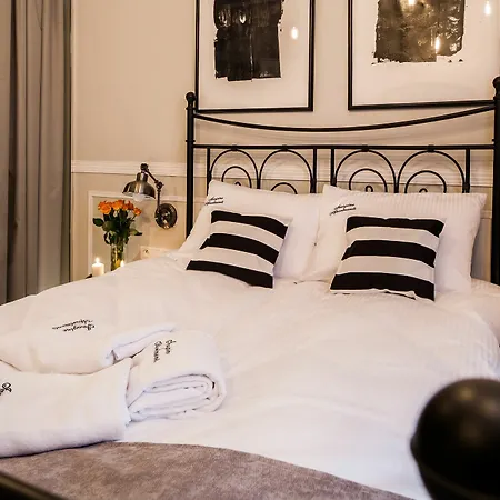 Imagine Apartment *